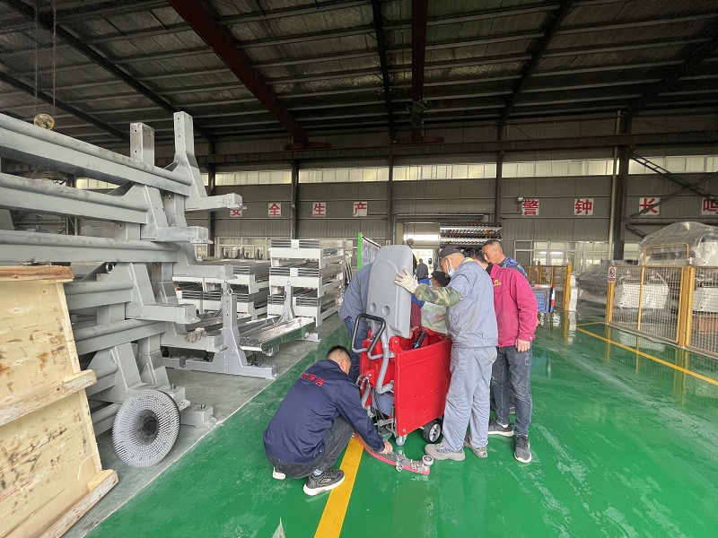 針對不同地面，怎么使用洗地機？